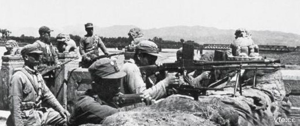 七七事變后，全國(guó)軍民奮起抗戰(zhàn)