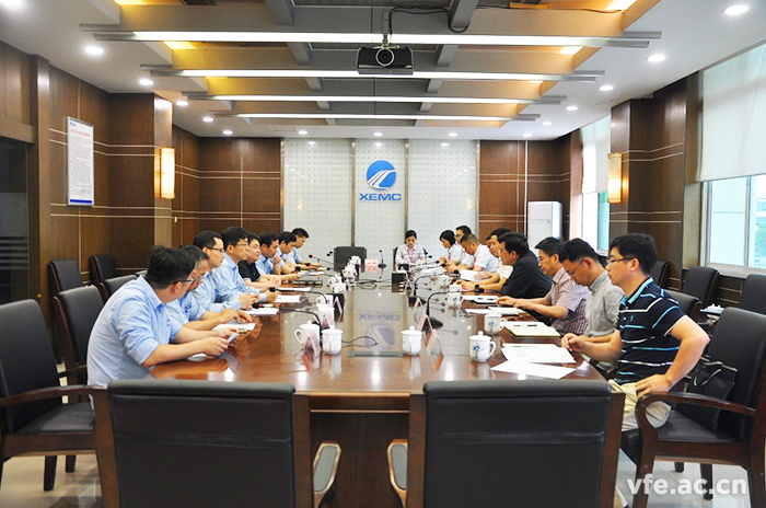 三方就協(xié)同創(chuàng)新展開討論，并達(dá)成合作協(xié)議